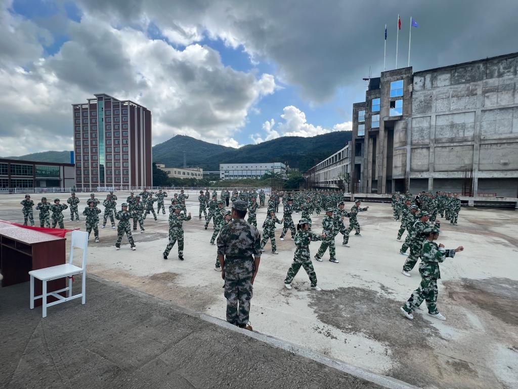 区政府召开九届九十九次常务会议(图1)